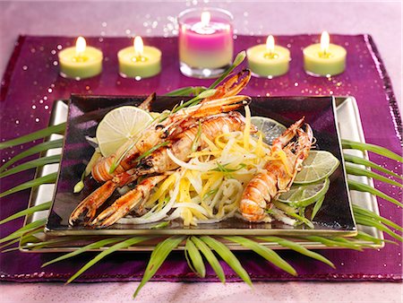 simsearch:652-03803258,k - Caramelized Dublin Bay prawn and papaya Thai salad Foto de stock - Sin royalties Premium, Código: 652-03803912