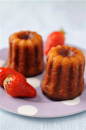 simsearch:652-03804838,k - Cannelés and strawberries Stock Photo - Premium Royalty-Free, Code: 652-03803922