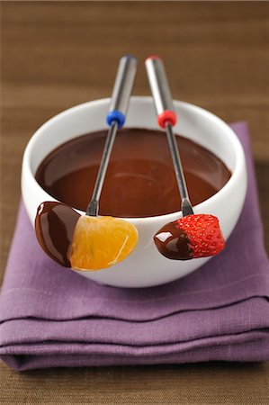 fondue (mets) - Fondue au chocolat Photographie de stock - Premium Libres de Droits, Code: 652-03803942