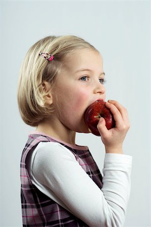 Young Girl Bob Hairstyles Stock Photos Page 1 Masterfile