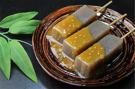 simsearch:669-07161735,k - Miso-dengaku (Skewered, roasted tofu with miso sauce) Foto de stock - Sin royalties Premium, Código: 669-07161767