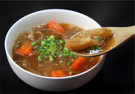 simsearch:669-07161735,k - Beef shank stew Foto de stock - Sin royalties Premium, Código: 669-07161771