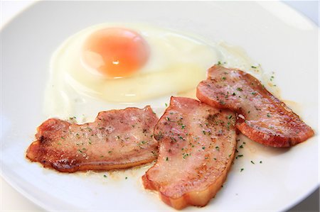 Bacon and eggs Photographie de stock - Premium Libres de Droits, Code: 669-07161889