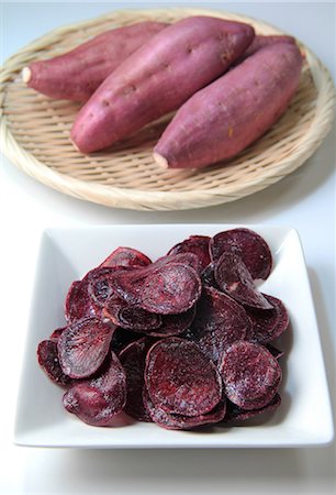 Sweet potato chips Photographie de stock - Premium Libres de Droits, Code: 669-07161899