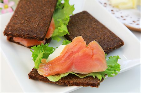 simsearch:669-07161735,k - Salmon Sandwiches Foto de stock - Sin royalties Premium, Código: 669-08352519