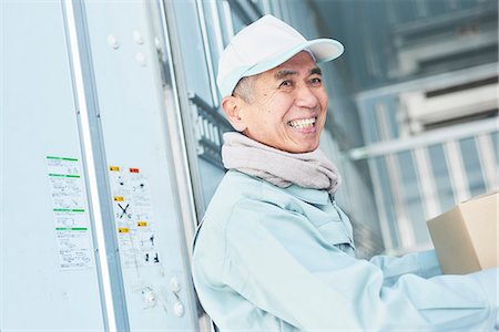 express (delivery) - Senior truck driver Stock Photo - Premium Royalty-Free, Code: 669-09145989
