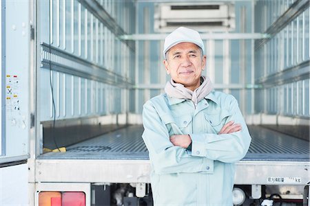 express (delivery) - Senior truck driver Stock Photo - Premium Royalty-Free, Code: 669-09145995