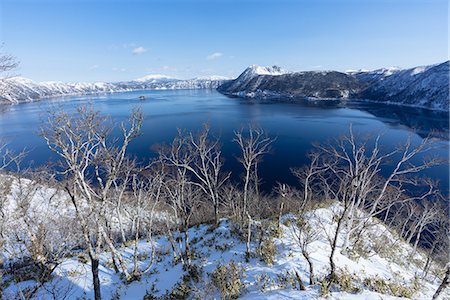 Lake Mashu in Winter Foto de stock - Sin royalties Premium, Código: 669-09146027