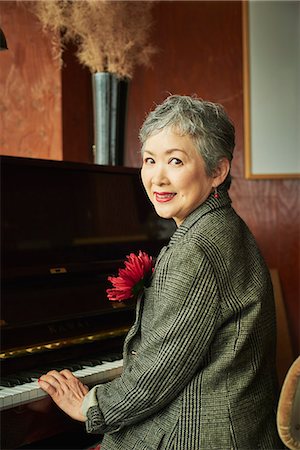 piano - Senior woman Photographie de stock - Premium Libres de Droits, Code: 669-09158178
