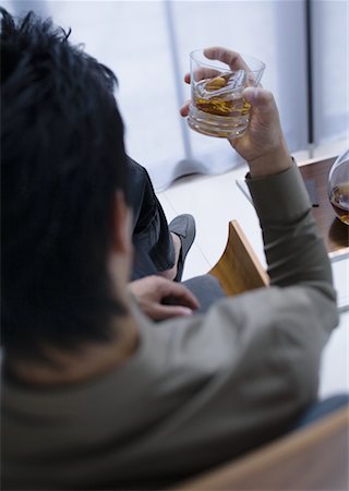 Man enjoying drinking brandy Foto de stock - Sin royalties Premium, Código: 669-02106447