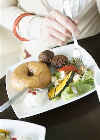 people eating bagels - Breakfast Stock Photo - Premium Royalty-Free, Code: 669-02106680