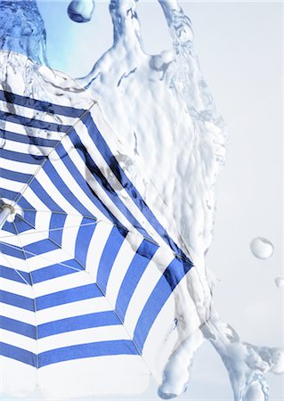 swirl - Parasol and water Stock Photo - Premium Royalty-Free, Code: 670-04249693