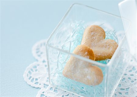 Heart-shaped cookies Stock Photo - Premium Royalty-Free, Code: 670-05652466