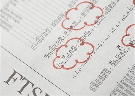 Newspaper section of the stock market with cloud stamps Foto de stock - Sin royalties Premium, Código: 670-05652935
