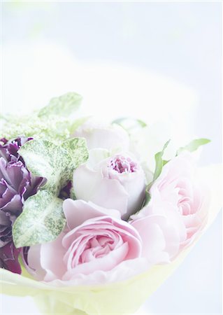 simsearch:670-06450399,k - Flower bouquet Foto de stock - Sin royalties Premium, Código: 670-06450328