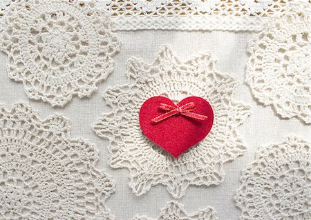 ribbon - Lace and a heart Stock Photo - Premium Royalty-Free, Code: 670-06450374