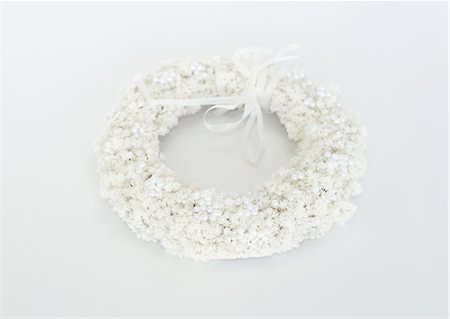 perle - Couronne de fleurs blanches Photographie de stock - Premium Libres de Droits, Code: 670-06450911