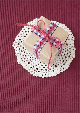 simsearch:670-06451038,k - Boîte-cadeau Photographie de stock - Premium Libres de Droits, Code: 670-06451377