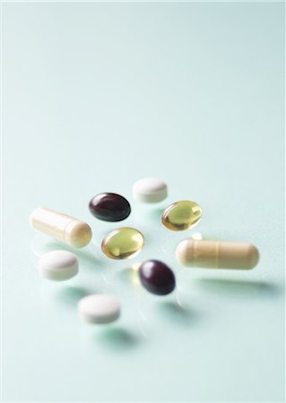 Supplement capsules Stock Photo - Premium Royalty-Free, Code: 670-06451402