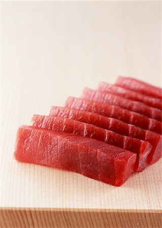 simsearch:670-02109950,k - Sashimi de thon Photographie de stock - Premium Libres de Droits, Code: 670-02109952
