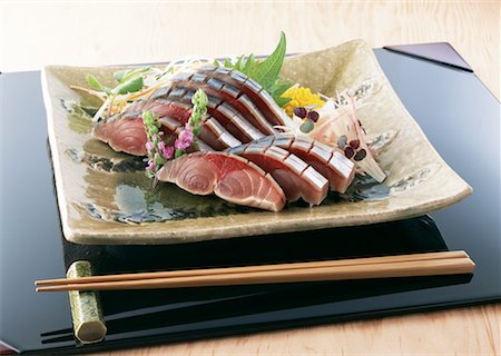 simsearch:670-02108113,k - Sashimi de maquereau vinaigré Photographie de stock - Premium Libres de Droits, Code: 670-02109975