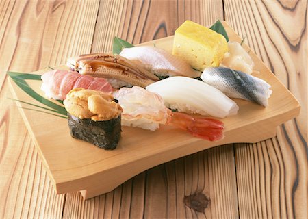 simsearch:670-02108052,k - Sélection de sushi Photographie de stock - Premium Libres de Droits, Code: 670-02109999
