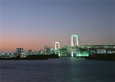 simsearch:855-02987020,k - Night view and Rainbow bridge Foto de stock - Sin royalties Premium, Código: 670-02115221