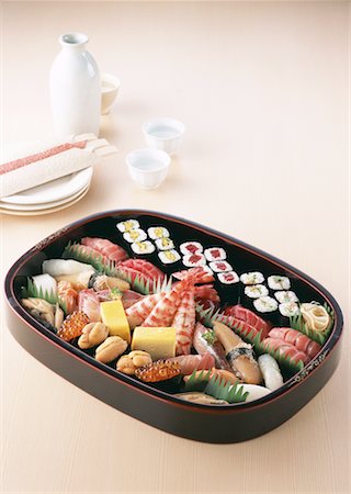 simsearch:670-02109950,k - Cataring assortiment sushi Photographie de stock - Premium Libres de Droits, Code: 670-02110008