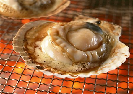 simsearch:670-02108042,k - Pétoncles grillés à la sauce de soja Photographie de stock - Premium Libres de Droits, Code: 670-02110025