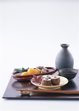 simsearch:670-03709252,k - Image of Japanese appertizer and sake Foto de stock - Sin royalties Premium, Código: 670-02110087
