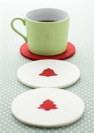 Coffee and coasters Stock Photo - Premium Royalty-Free, Code: 670-02966918