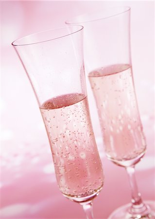 sparkling wine - Rose Champagne Stock Photo - Premium Royalty-Free, Code: 670-02966912