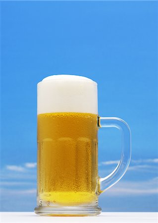 Bier Stockbilder - Premium RF Lizenzfrei, Bildnummer: 670-02966977