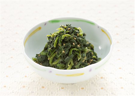 simsearch:670-03709723,k - Spinach in sesame sauce Foto de stock - Sin royalties Premium, Código: 670-03709177