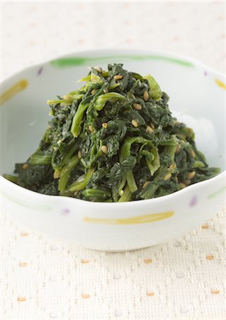 simsearch:670-03709723,k - Spinach in sesame sauce Foto de stock - Sin royalties Premium, Código: 670-03709178