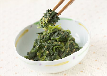 simsearch:670-03709723,k - Spinach in sesame sauce Foto de stock - Sin royalties Premium, Código: 670-03709179