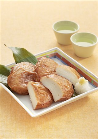 simsearch:670-03709252,k - Fried fish cake Foto de stock - Sin royalties Premium, Código: 670-03709240