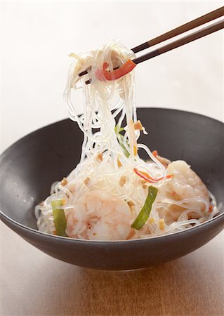 palillo (oriental) - Vermicelli salad Foto de stock - Sin royalties Premium, Código: 670-03709271