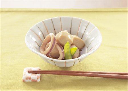 simsearch:670-03709696,k - Squid and taro simmered in soy sauce Foto de stock - Sin royalties Premium, Código: 670-03709306