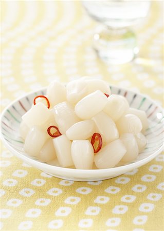 simsearch:670-03709723,k - Pickled shallots Foto de stock - Sin royalties Premium, Código: 670-03709335