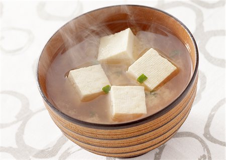 Miso soup with cubed tofu Stock Photo - Premium Royalty-Free, Code: 670-03709339