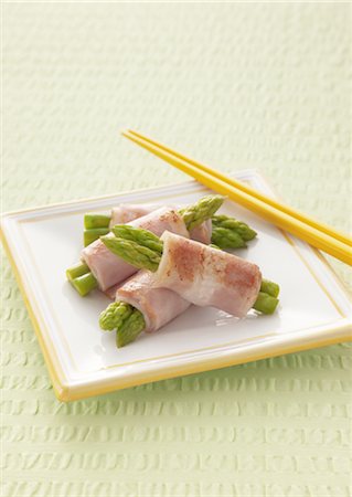 simsearch:670-03709723,k - Bacon wrapped asparagus Foto de stock - Sin royalties Premium, Código: 670-03709395