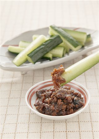simsearch:670-03709723,k - Cucumber with moromi miso Foto de stock - Sin royalties Premium, Código: 670-03709404