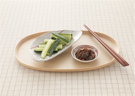 simsearch:670-03709723,k - Cucumber with moromi miso Foto de stock - Sin royalties Premium, Código: 670-03709401