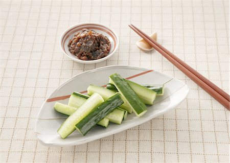 simsearch:670-03709723,k - Cucumber with moromi miso Foto de stock - Sin royalties Premium, Código: 670-03709402