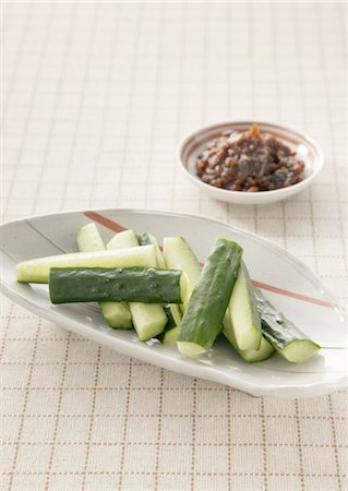simsearch:670-03709723,k - Cucumber with moromi miso Foto de stock - Sin royalties Premium, Código: 670-03709403