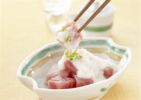 simsearch:670-03709696,k - Tuna topped with grated yam Foto de stock - Sin royalties Premium, Código: 670-03709468