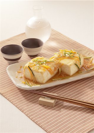 simsearch:670-03709252,k - Fried tofu with vegetable sauce Foto de stock - Sin royalties Premium, Código: 670-03709495