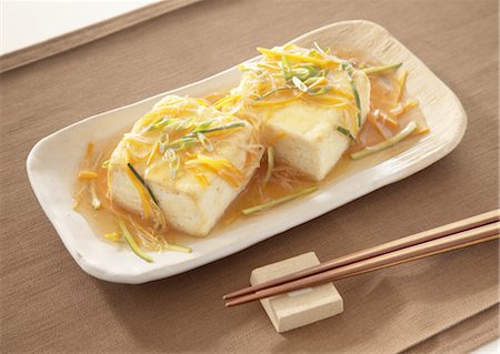 simsearch:670-03709252,k - Fried tofu with vegetable sauce Foto de stock - Sin royalties Premium, Código: 670-03709496