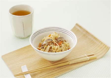 simsearch:670-03709696,k - Shredded and dried daikon radish simmered in soy sauce Foto de stock - Sin royalties Premium, Código: 670-03709508